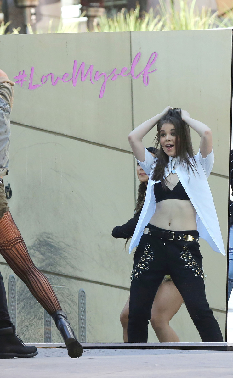 Hailee Steinfeld Hailee Steinfeld