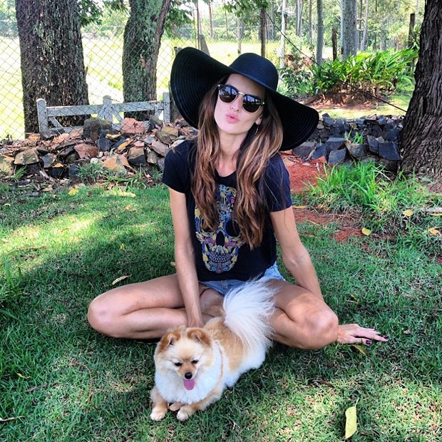 Izabel Goulart Izabel Goulart