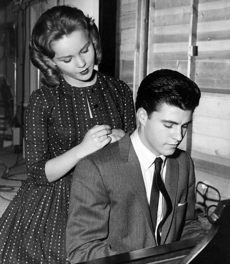 The Adventures of Ozzie and Harriet {1952-1966)