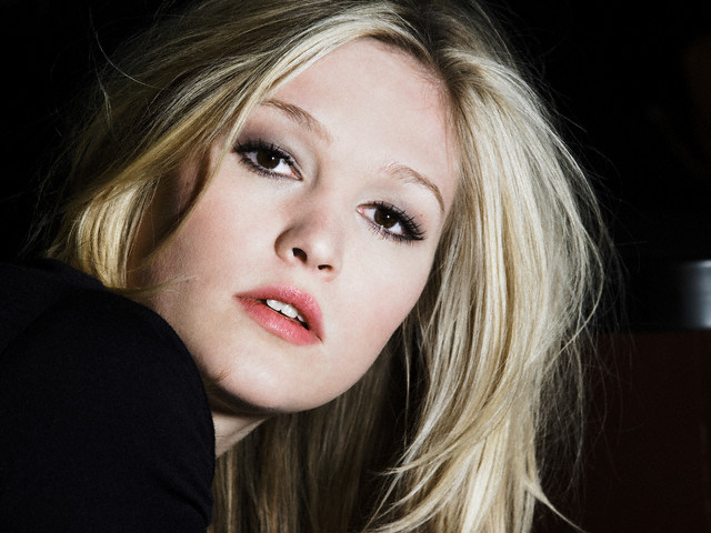 Julia Stiles