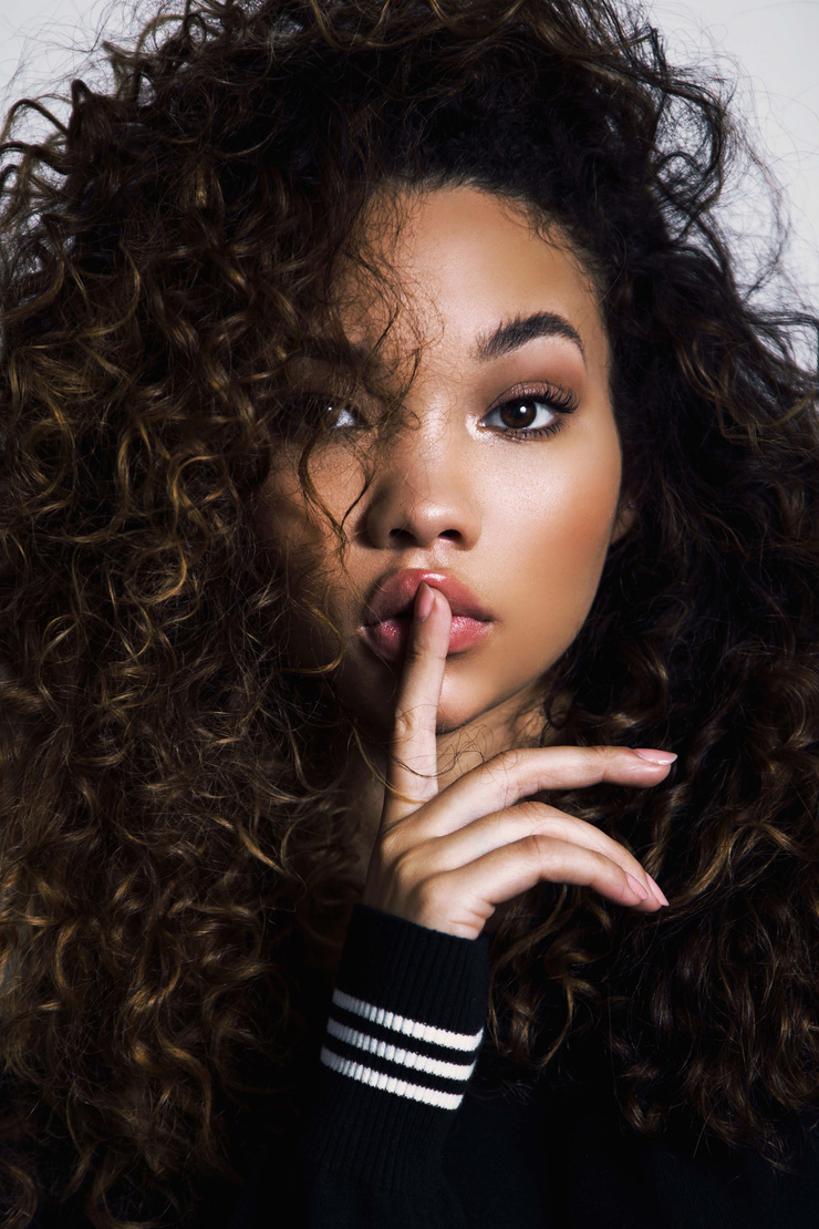 Ashley Moore (2) Ashley Moore (2)