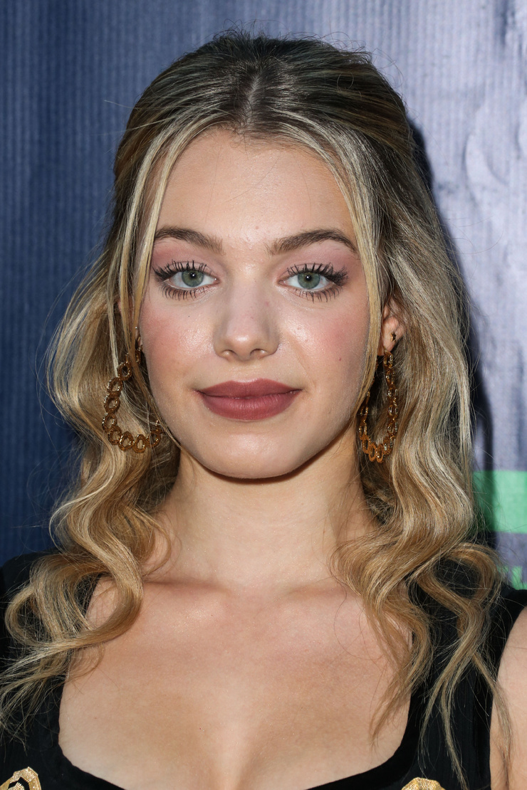 Sadie Calvano Sadie Calvano