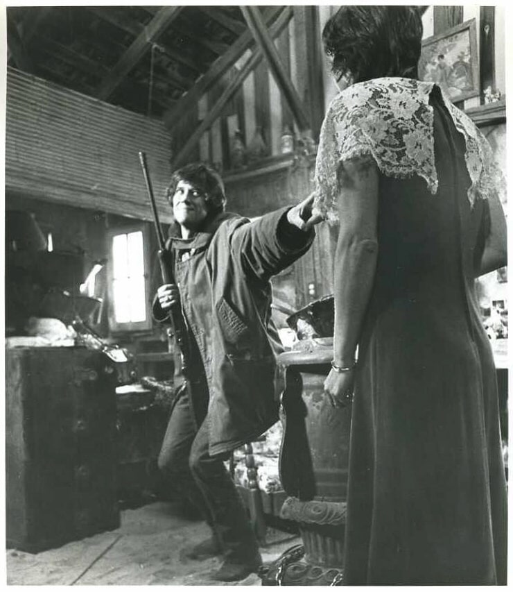 The Barn of the Naked Dead (1974)