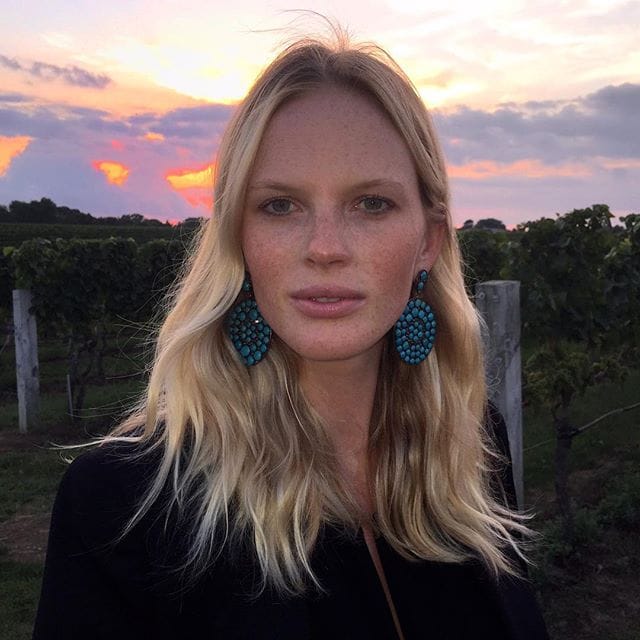 Anne Vyalitsyna Anne Vyalitsyna