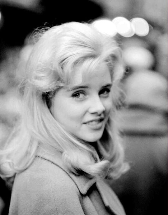 Sue Lyon