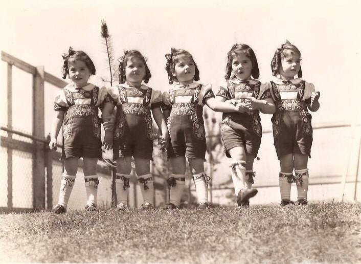 picture-of-the-dionne-quintuplets