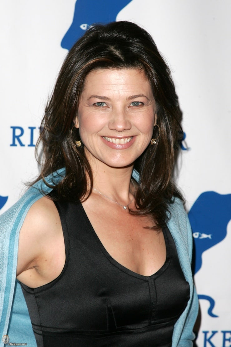 Daphne Zuniga