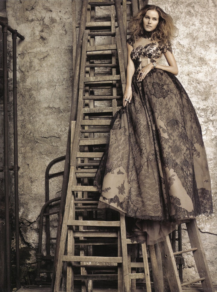 Isabel Lucas Isabel Lucas