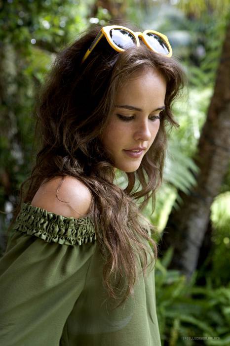 Isabel Lucas