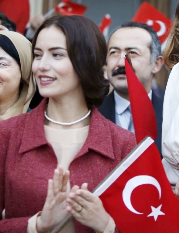 Fahriye Evcen Fahriye Evcen