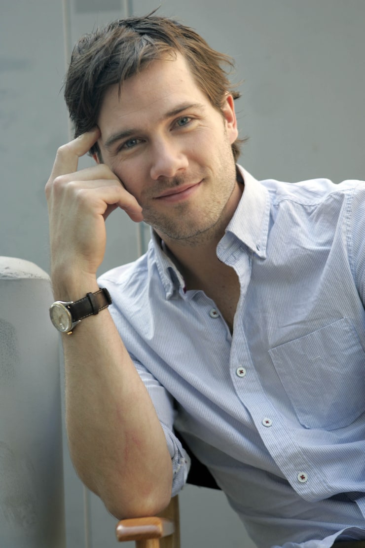 Luke MacFarlane