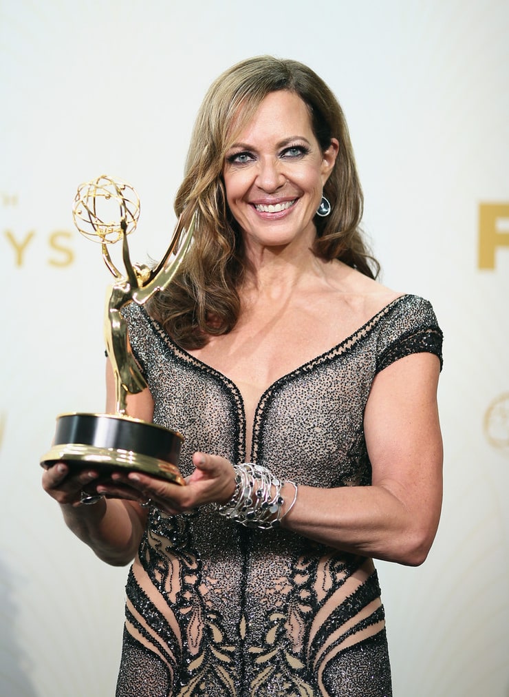 Sharon janney model. Allison Janney. Эллисон Дженни Оскар. Sharon Janney. Эллисон Дженни 40 лет.