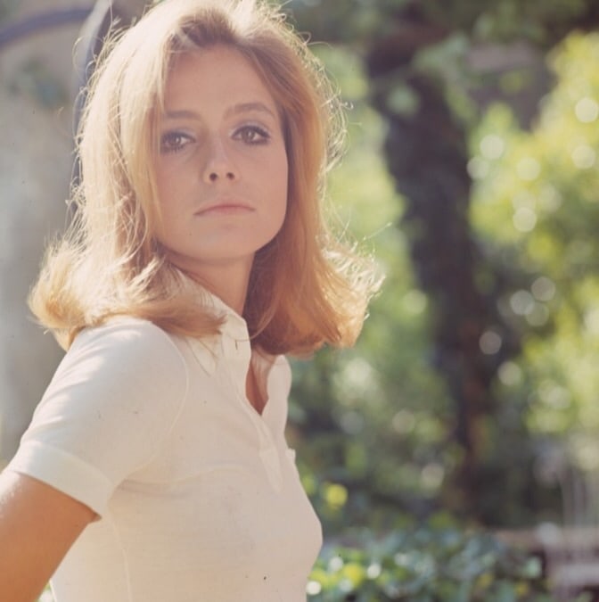 Eva Renzi