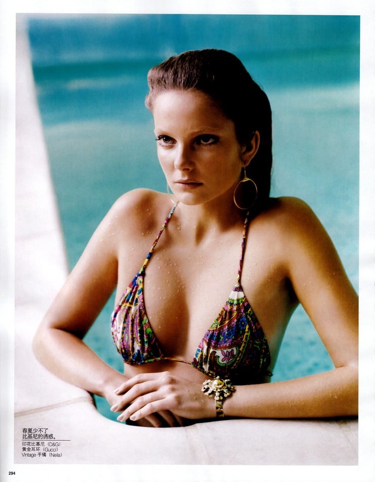 Eniko Mihalik Eniko Mihalik