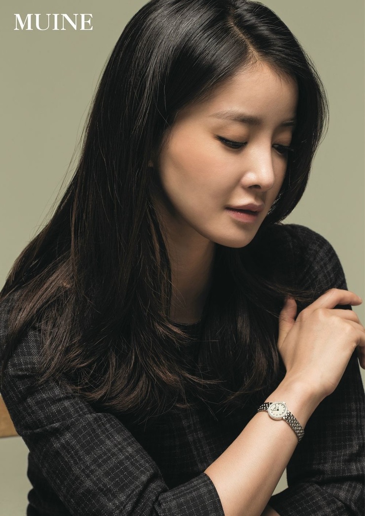 Si-young Lee Si-young Lee