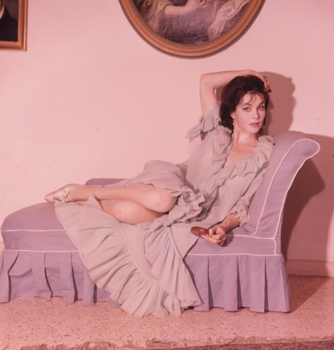 Yvonne Furneaux Yvonne Furneaux