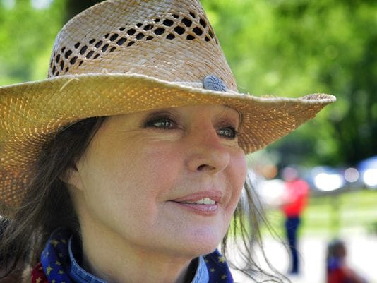 Jennifer O'Neill Jennifer O'Neill