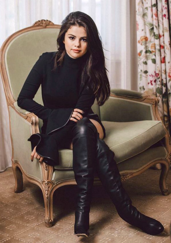 Selena Gomez image