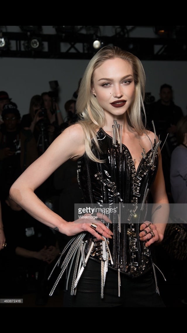 Ivy Levan image