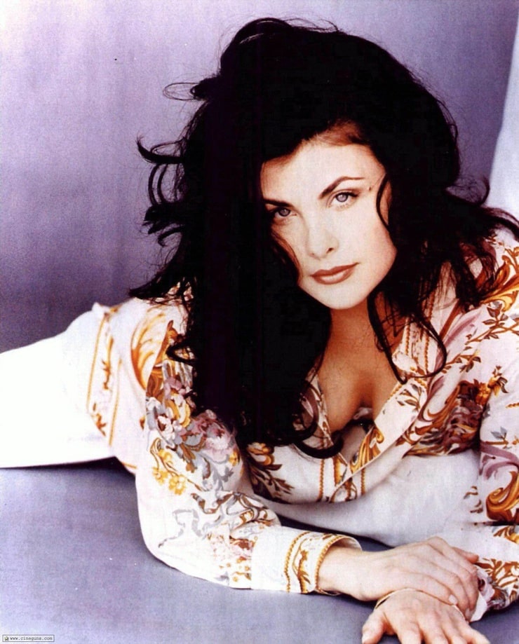 Sherilyn Fenn