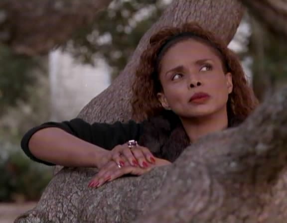 Lisa Nicole Carson