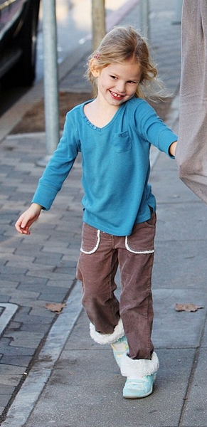 Violet Affleck