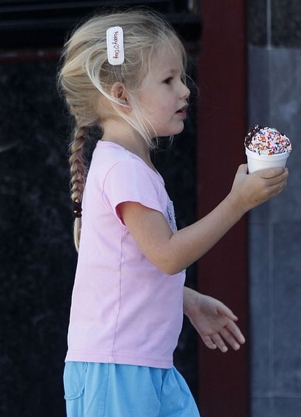 Violet Affleck