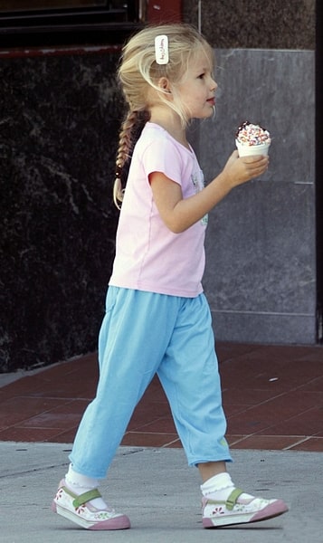 Violet Affleck