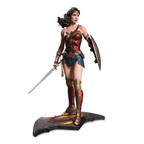 Batman v Superman: Dawn of Justice Wonder Woman Statue