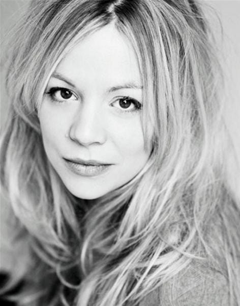 Fiona Button