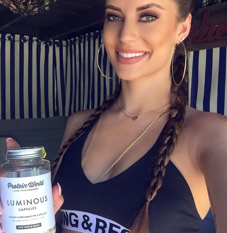 Hannah Stocking Hot Pics