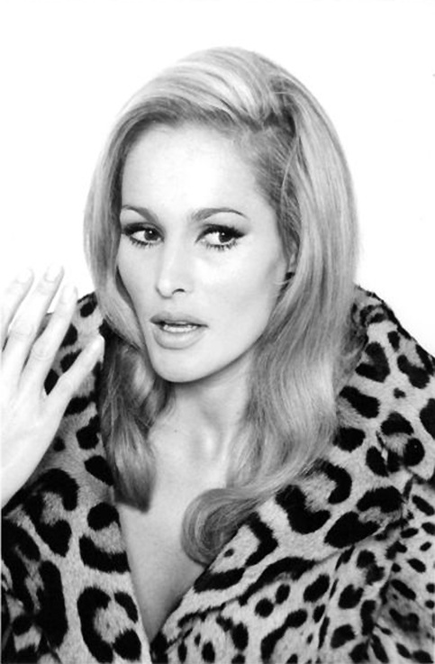 URSULA ANDRESS