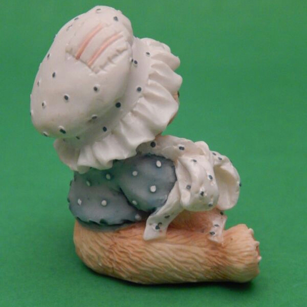 Cherished Teddies - Mini Bear Figurine Holding Daisy