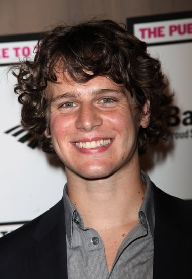 picture jonathan groff