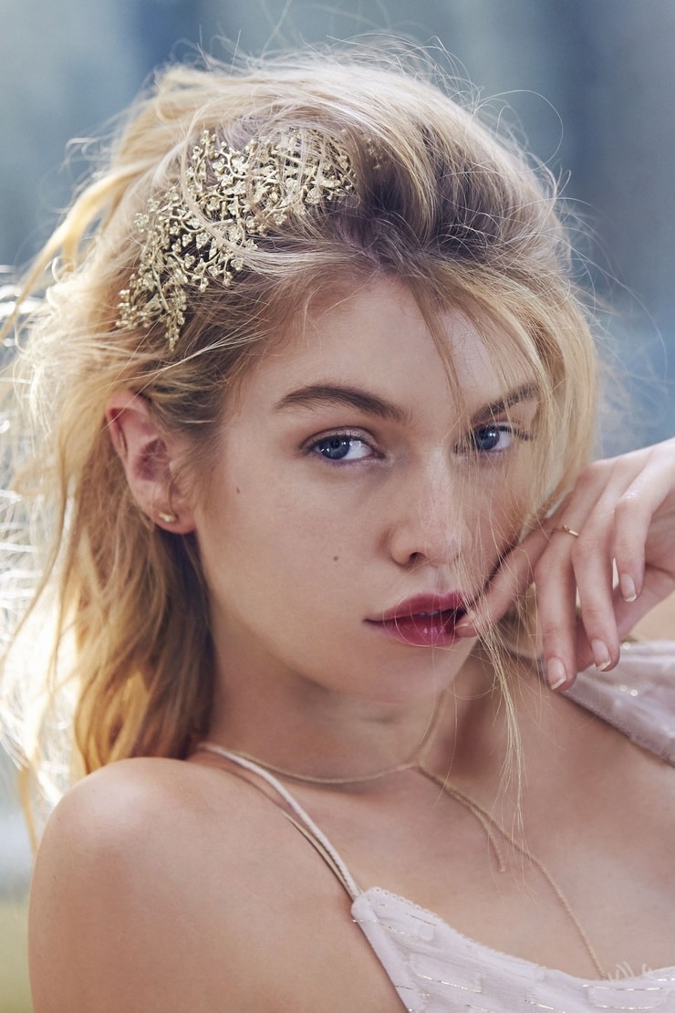 Stella Maxwell