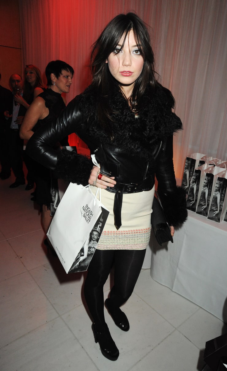 Daisy Lowe