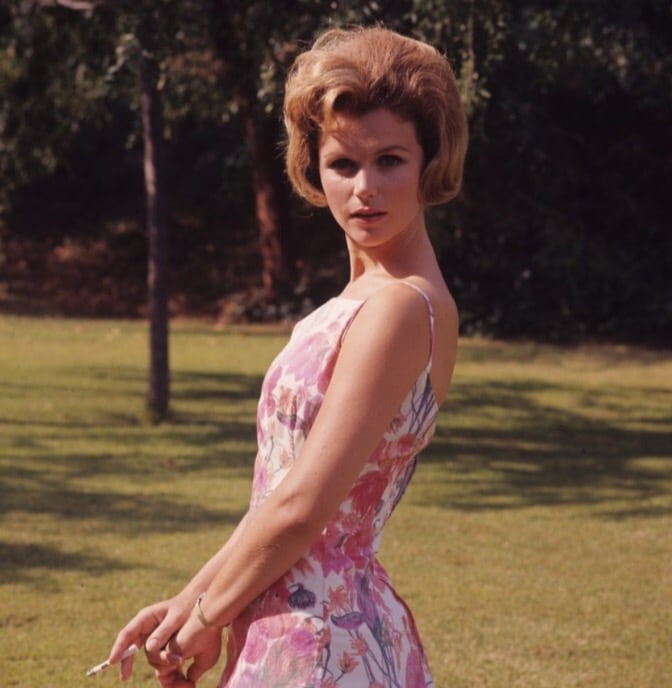 Lee remick sexy.