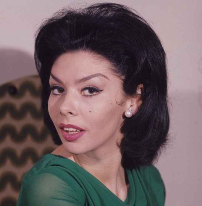 Gloria Paul Gloria Paul