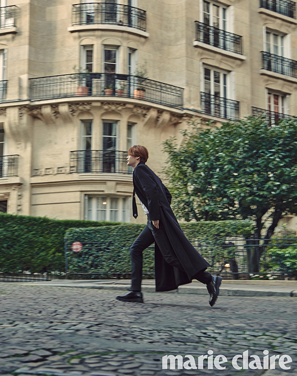 Jong Suk Lee