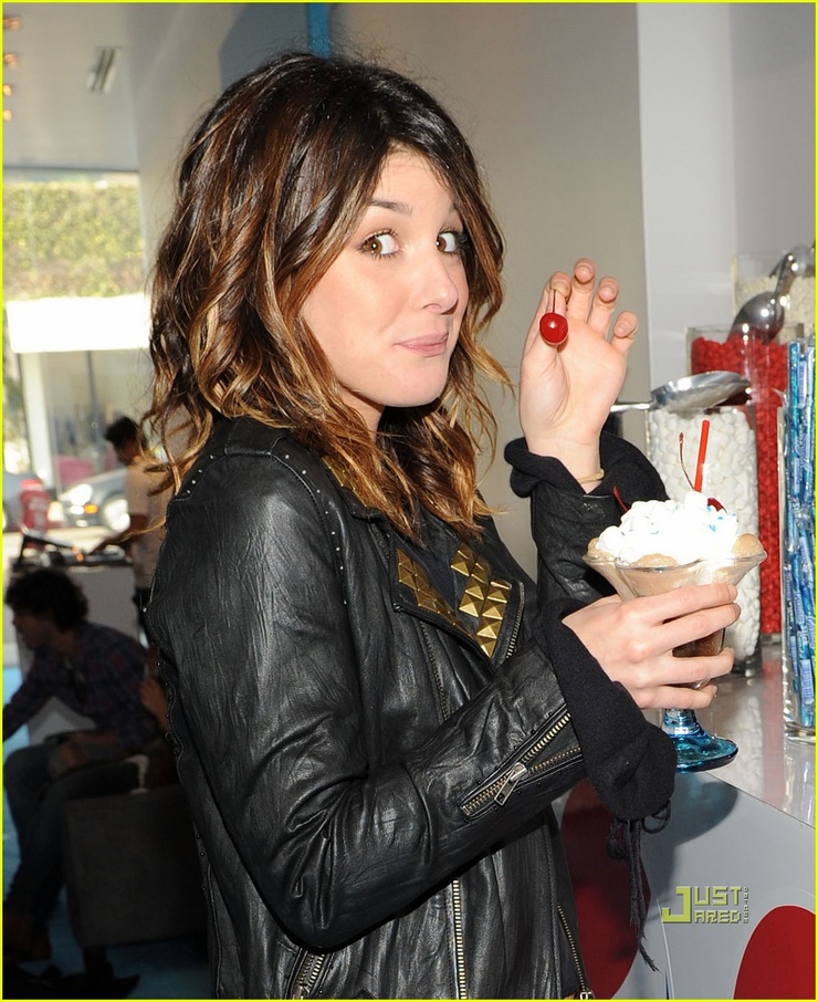 Shenae Grimes Shenae Grimes