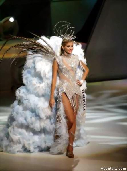 Miss Universe 2004