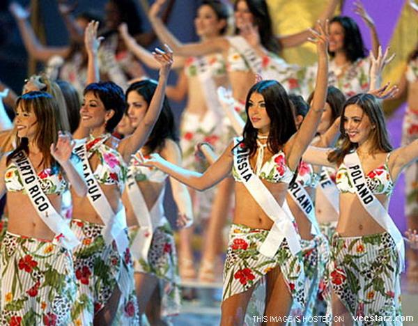 Miss Universe Pageant                                  (2003)