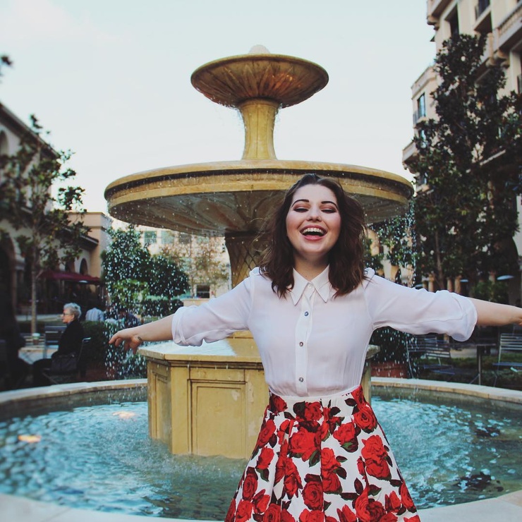 Sammi Hanratty Sammi Hanratty