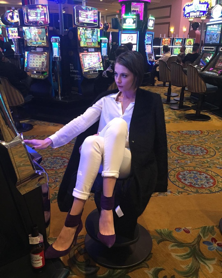 Willa Holland Willa Holland