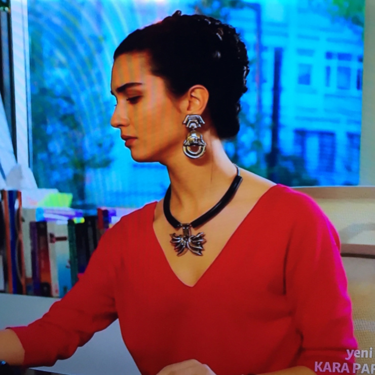 Tuba Büyüküstün image