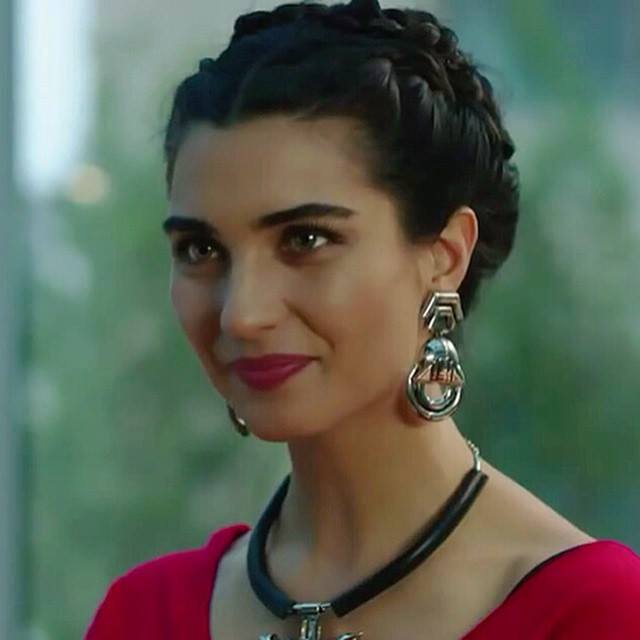 Tuba Büyüküstün Tuba Büyüküstün