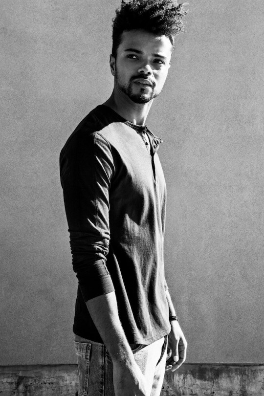 Eka Darville