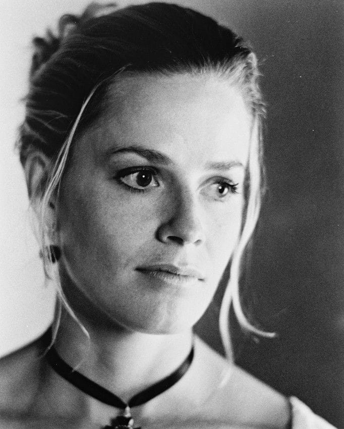 Elisabeth Shue