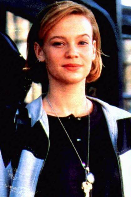 Samantha Mathis