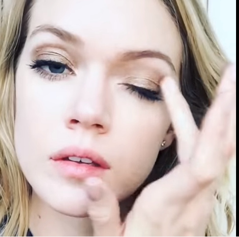 Lindsay Ellingson